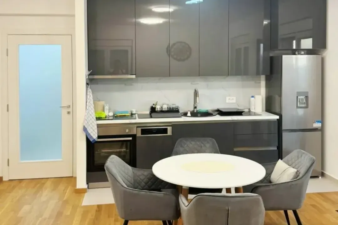 Izdavanje, dvosoban stan, 66m², Stari Aerodrom, Podgorica