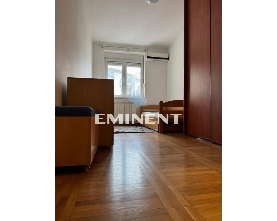 Rent, three bedroom apartment, 90m², Crveni Krst, Beograd