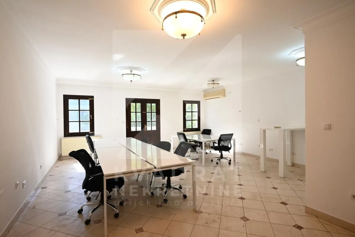 Rent, office space, 150m², Centar, Podgorica