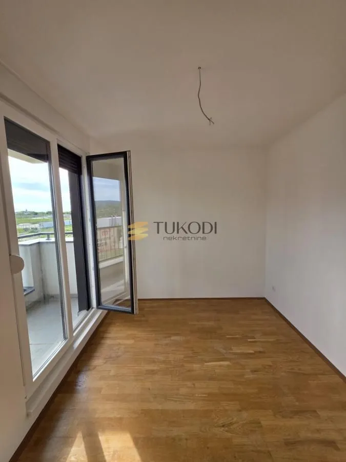 Prodaja, trosoban stan, 80m², Mišeluk, Petrovaradin