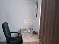 Izdavanje, poslovni prostor, 220m², Ledine, Beograd - image 1