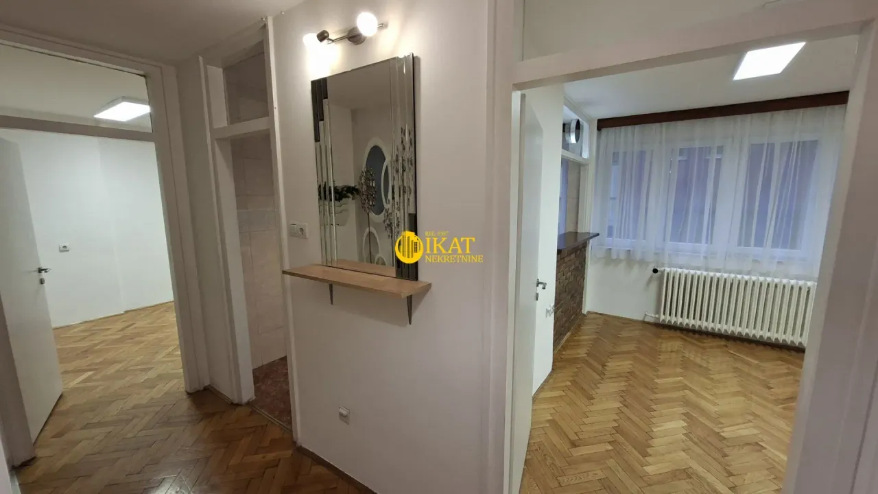 Rent, office space, 59m², Kalenić Pijaca, Vračar Sve Podlokacije