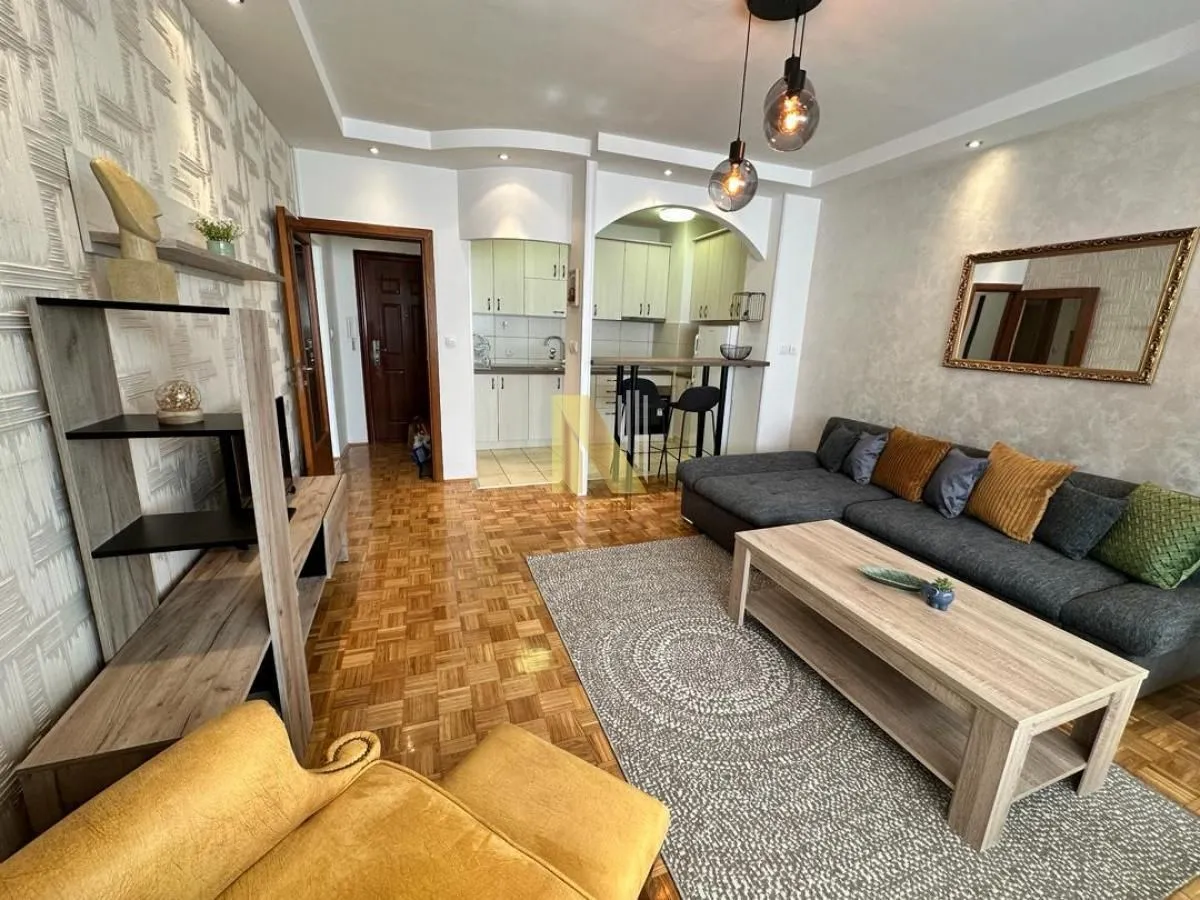 Izdavanje, dvosoban stan, 51m², Sajmište, Novi Sad