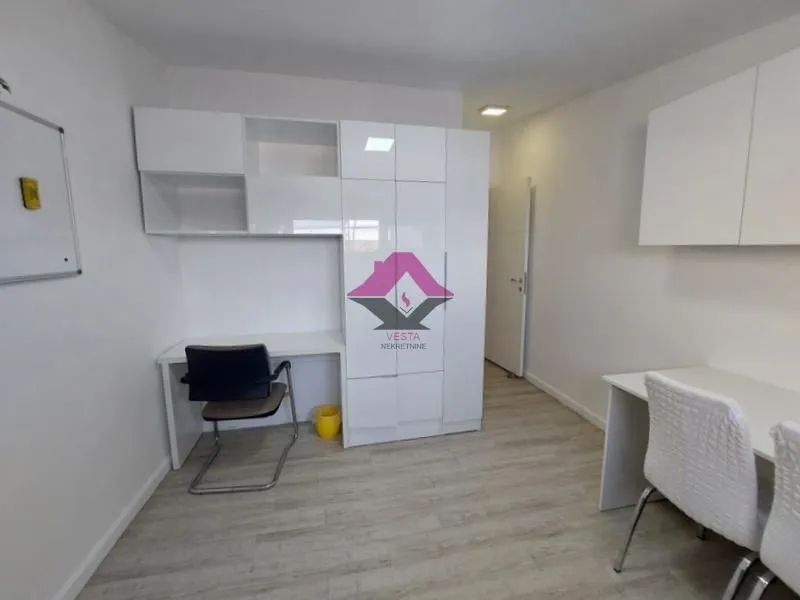 Prodaja, četvorosoban stan, 118m², Đeram Pijaca, Beograd