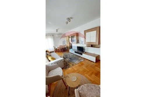 Izdavanje, jednosoban stan, 45m², Stari Aerodrom, Podgorica