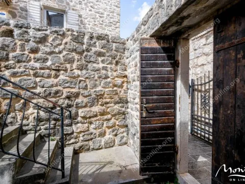 Sale, house, 91m², Stari Grad, Budva - image 11