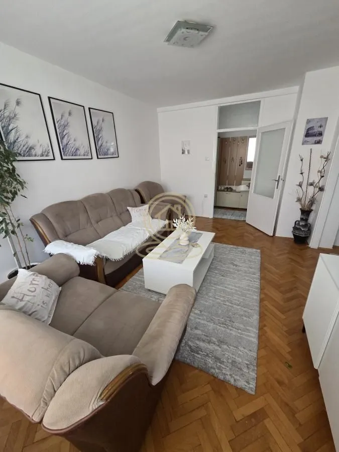 Prodaja, trosoban stan, 65m², Medijana, Niš