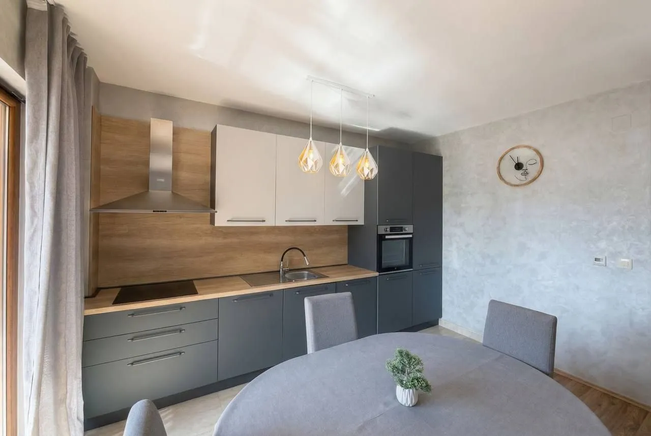 Rent, three bedroom apartment, 85m², Velji Vinogradi, Budva