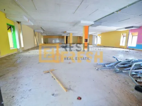 Sale, office space, 972m², Blok 5, Podgorica - image 11