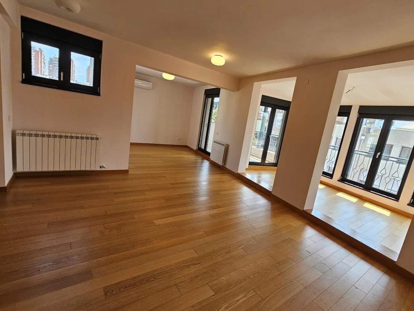 Rent, apartment, 136m², Kalenić Pijaca, Vračar Sve Podlokacije