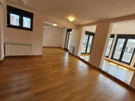 Izdavanje, stan, 136m², Kalenić Pijaca, Vračar Sve Podlokacije - image 3