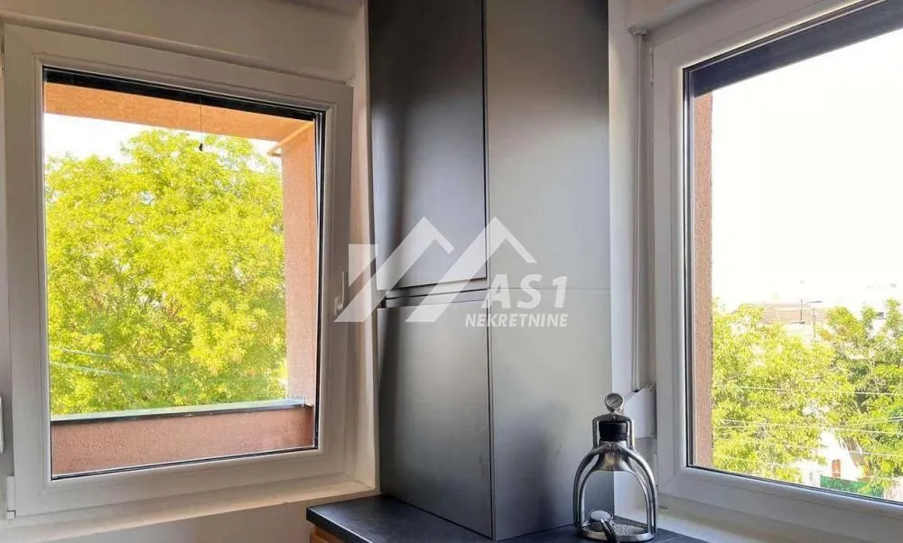 Izdavanje, trosoban stan, 63m², Salajka, Novi Sad Sve Podlokacije