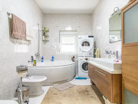 Izdavanje, kuća, 400m², Donja Gorica, Podgorica - image 18