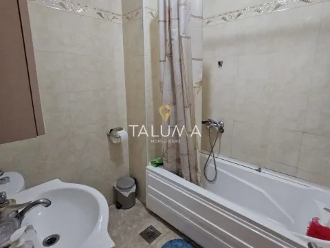 Izdavanje, dvosoban stan, 55m², Stari Aerodrom, Podgorica - image 9