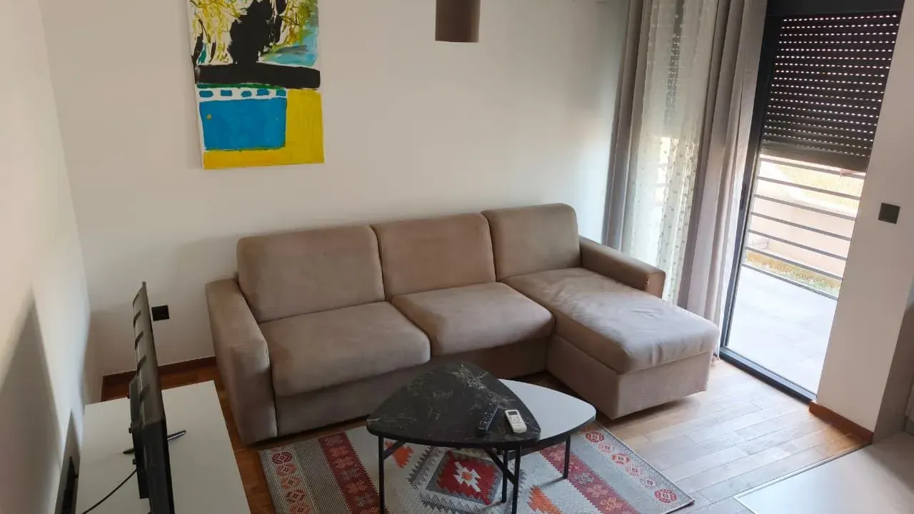 Izdavanje, kuća, 30m², Centar, Podgorica