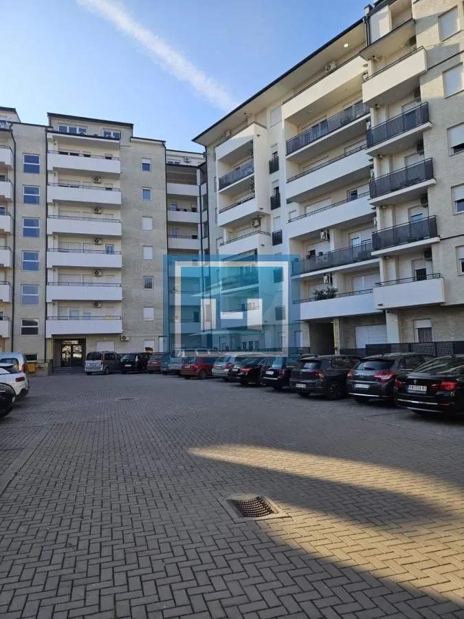 Prodaja, četvorosoban stan, 150m², Jagodnjak, Paraćin