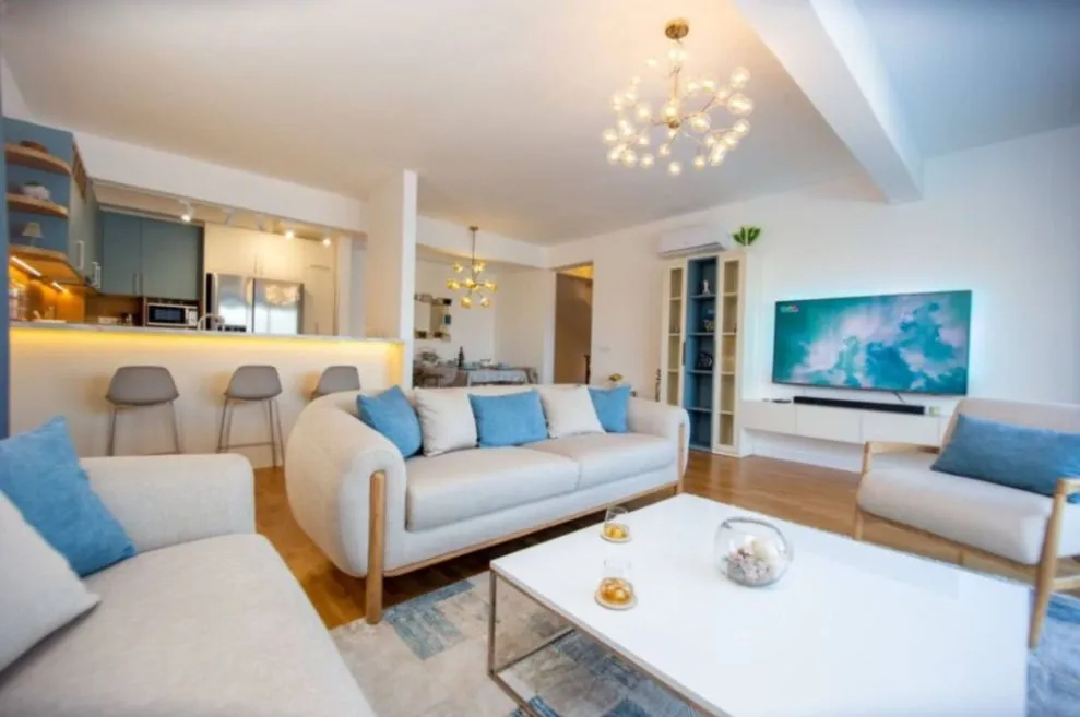 Izdavanje, kuća, 250m², Budva, Crna Gora