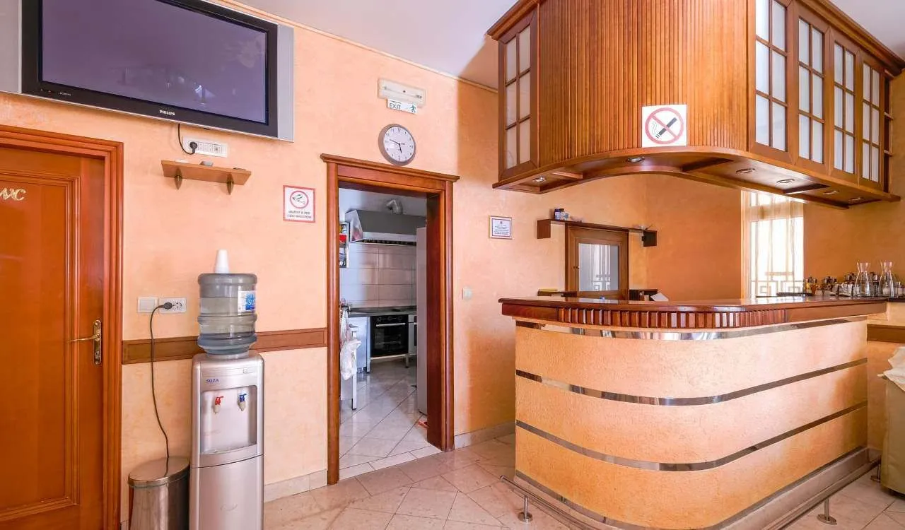Prodaja, ugostiteljski objekat, 1256m², Podkošljun, Budva