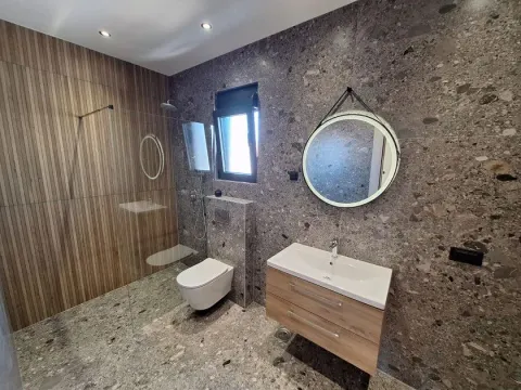 Prodaja, kuća, 141m², Gornja Gorica, Podgorica - image 7