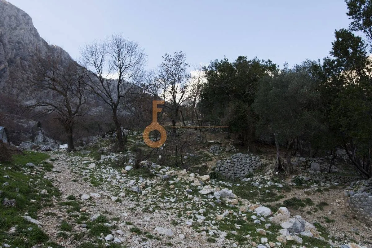 Prodaja, plac, 9700m², Kotor, Crna Gora