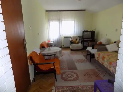 Prodaja, kuća, 220m², Centar, Jagodina - image 2