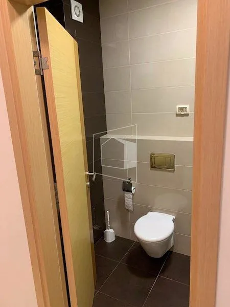 Izdavanje, jednosoban stan, 55m², Blok 6, Podgorica