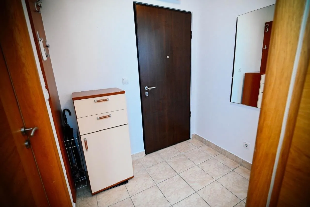 Izdavanje, jednosoban stan, 45m², Stari Aerodrom, Podgorica