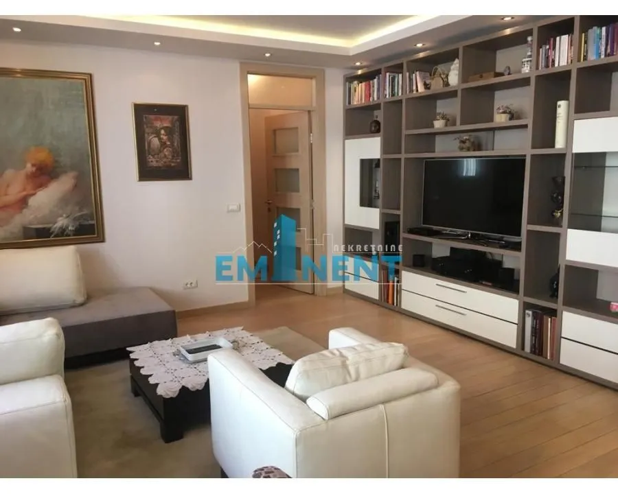 Rent, three bedroom apartment, 87m², Stari Grad, Beograd