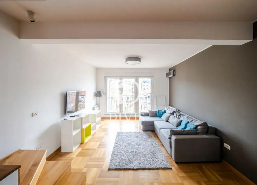 Izdavanje, trosoban stan, 85m², Južni Bulevar, Vračar Sve Podlokacije