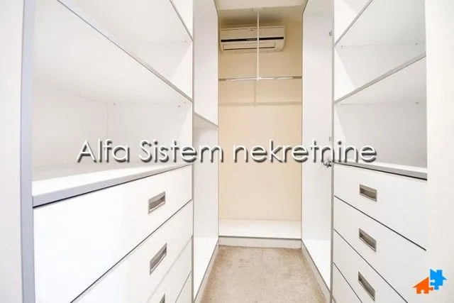Sale, three bedroom apartment, 107m², Novi Beograd Blok 67, Novi Beograd Sve Podlokacije
