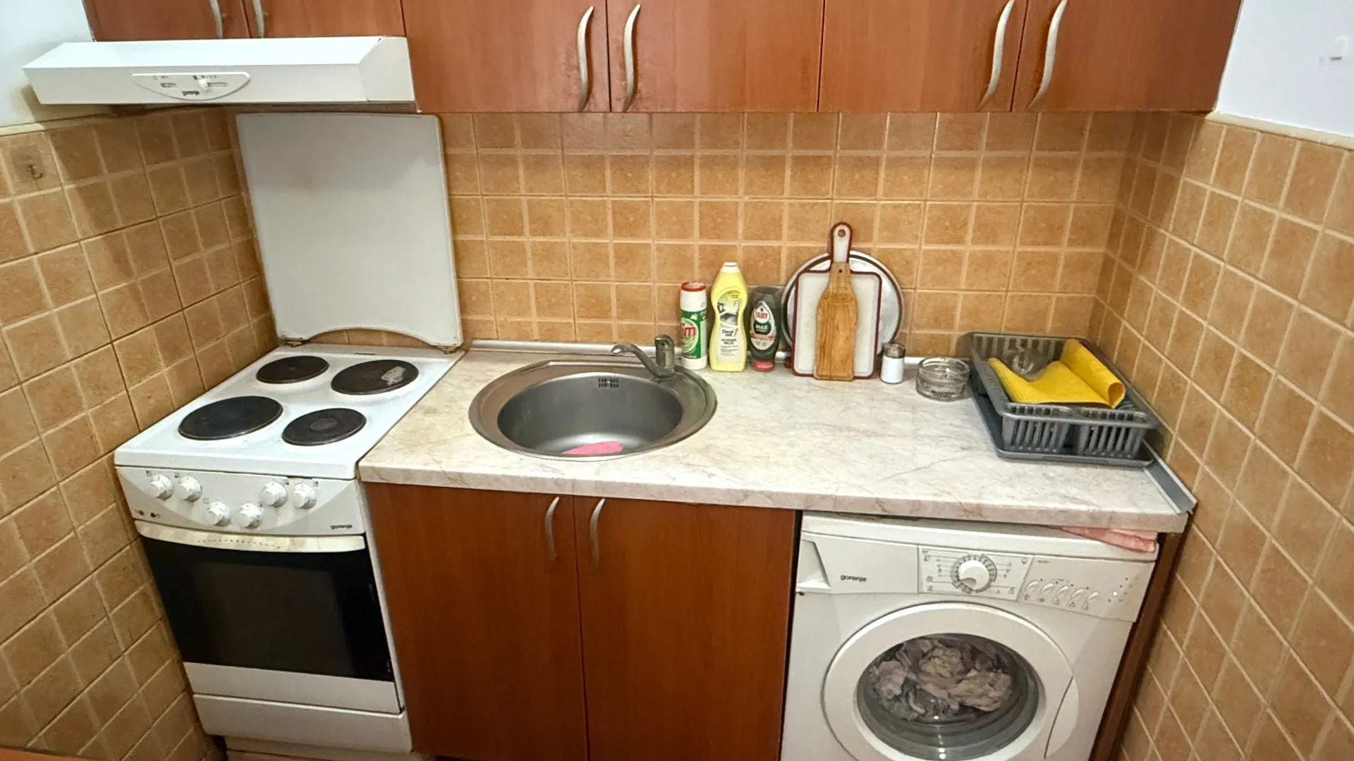 Izdavanje, jednosoban stan, 27m², Đenovići, Herceg Novi