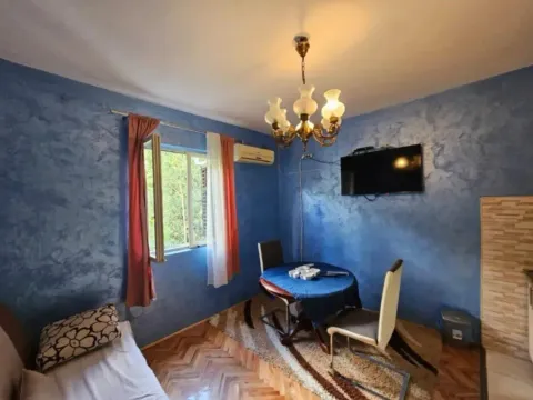 Prodaja, dvosoban stan, 74m², Risan, Kotor - image 1