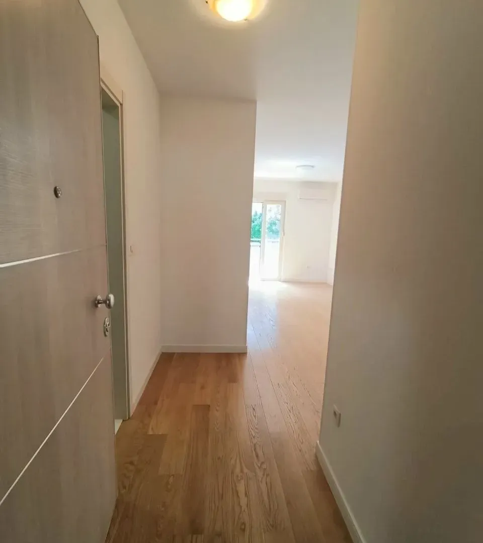 Prodaja, jednosoban stan, 40m², Central Point, Podgorica