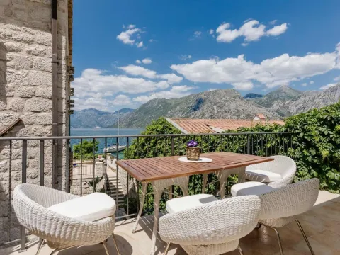 Prodaja, kuća, 370m², Kotor, Crna Gora - image 2