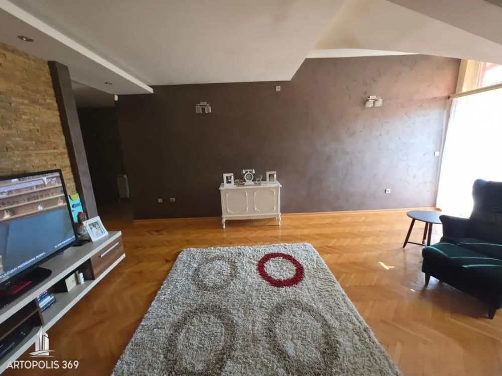 Prodaja, četvorosoban stan, 163m², Uciteljsko Naselje, Zvezdara Sve Podlokacije