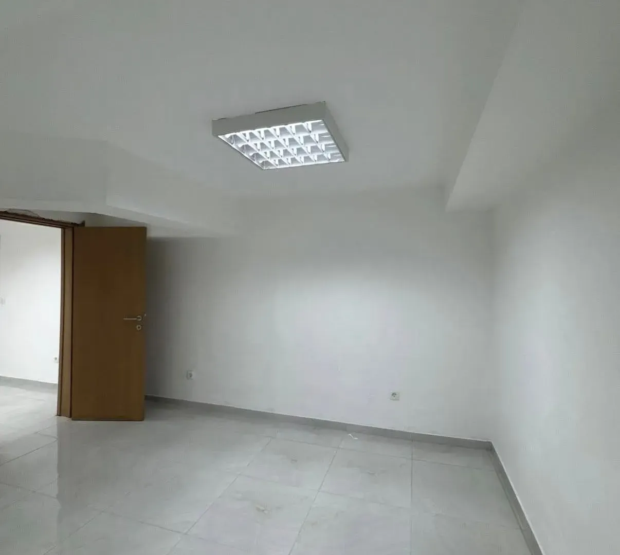 Prodaja, poslovni prostor, 64m², Lepa Kata, Podgorica
