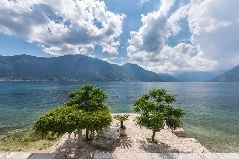 Sale, house, 365m², Dobrota, Kotor