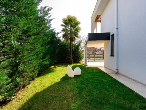 Sale, house, 262m², Gornja Gorica, Podgorica - image 46