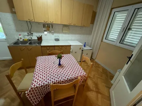 Prodaja, kuća, 120m², Tivat, Crna Gora - image 12