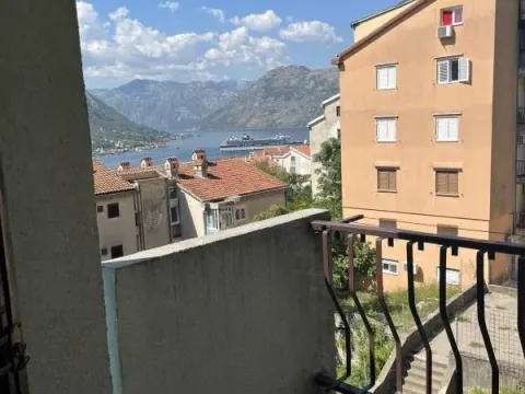 Prodaja, garsonjera, 37m², Dobrota, Kotor - image 2