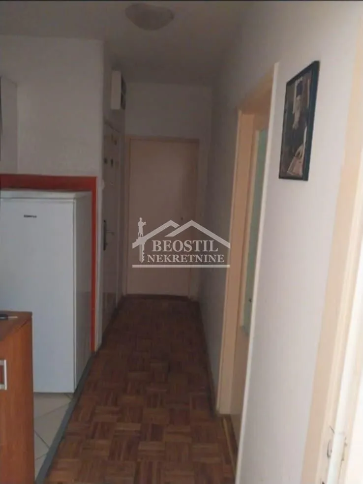 Prodaja, dvosoban stan, 61m², Resnik, Beograd