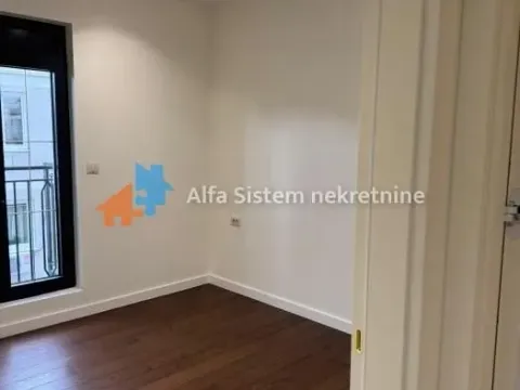 Izdavanje, trosoban stan, 113m², Vračar Centar, Vračar Sve Podlokacije - image 15