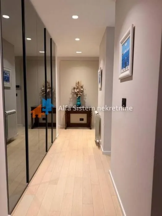 Rent, four bedroom apartment, 103m², Stari Grad, Beograd