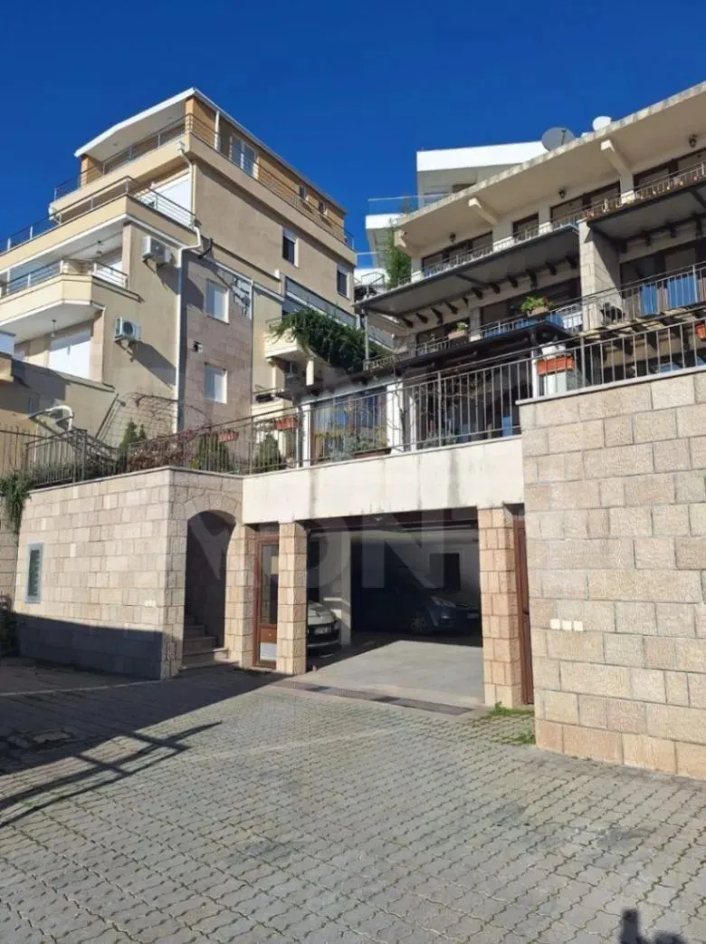 Rent, one bedroom apartment, 40m², Tivat, Crna Gora