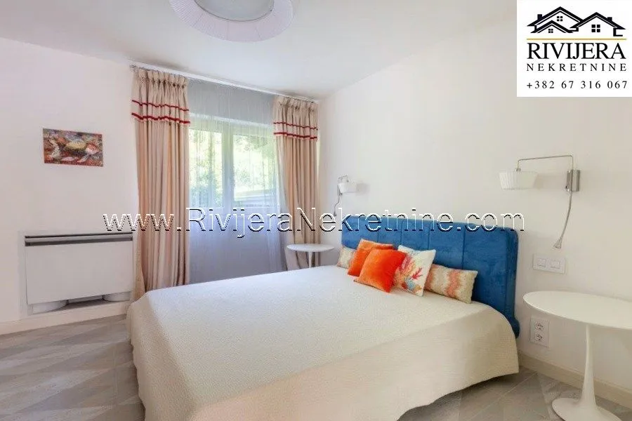 Sale, house, 423m², Lepetani, Tivat