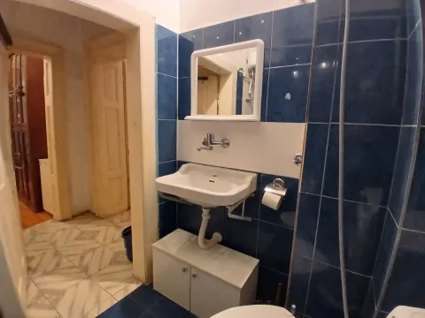Izdavanje, trosoban stan, 80m², Cvetni Trg, Vračar Sve Podlokacije - image 12