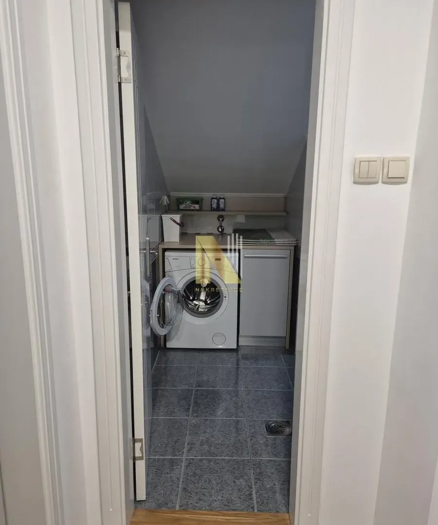 Prodaja, četvorosoban stan, 119m², Nova Detelinara, Novi Sad Sve Podlokacije