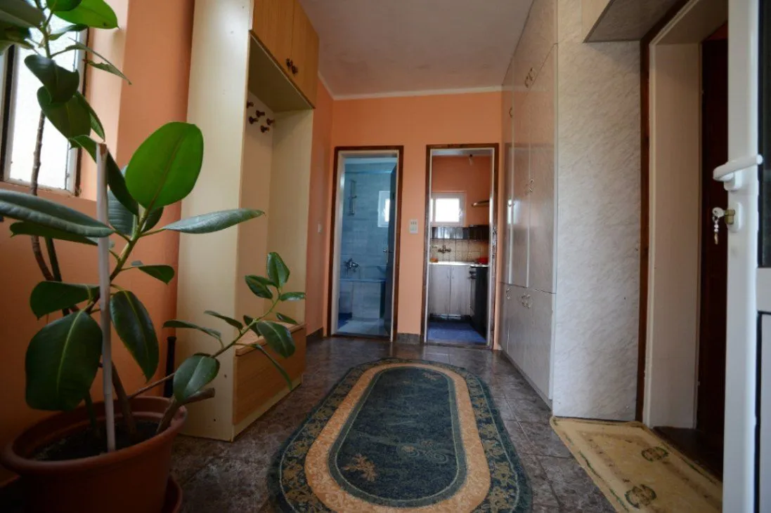 Prodaja, kuća, 300m², Utjeha, Bar