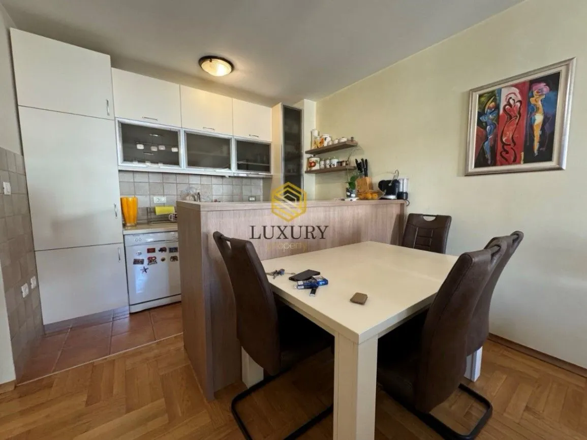 Prodaja, dvosoban stan, 72m², Stari Aerodrom, Podgorica