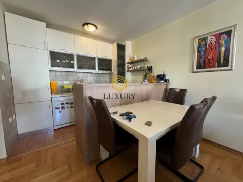 Prodaja, dvosoban stan, 72m², Stari Aerodrom, Podgorica - image 11